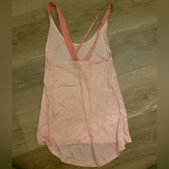 Under Armour Loose-Fitting Workout Tank Top - Picture 5 of 5